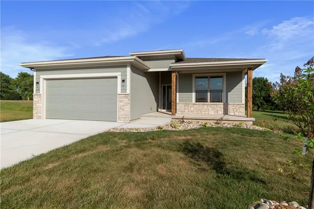 $435,000 | 1111 Old Time Drive, Excelsior Springs, MO 64024