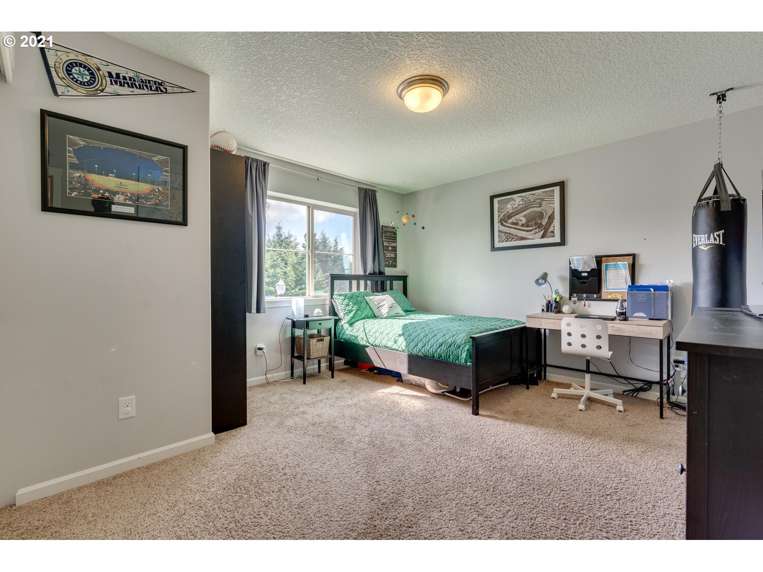 2314 South Wind River Way Ridgefield, WA 98642 - Photo 10 of 19 a living room with furniture and a window