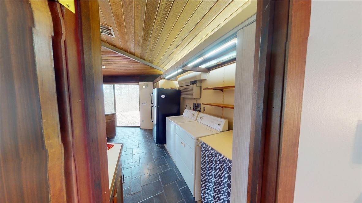 200 Steele Road Perinton, NY 14450 - Photo 12 of 27