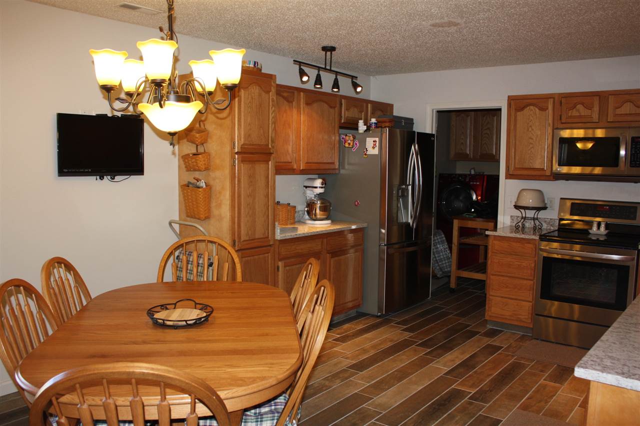 661 Springwater Road Kokomo, IN 46902 - Photo 3 of 15