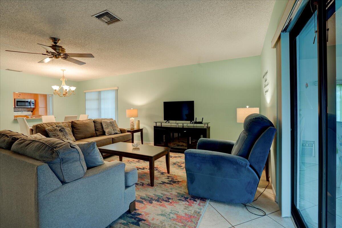 5255 Minto Road Boynton Beach, FL 33472 - Photo 19 of 47 18 Living Room