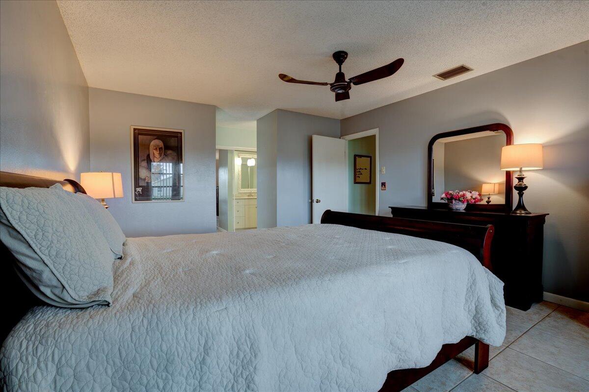 5255 Minto Road Boynton Beach, FL 33472 - Photo 22 of 47 21 Primary Bedroom