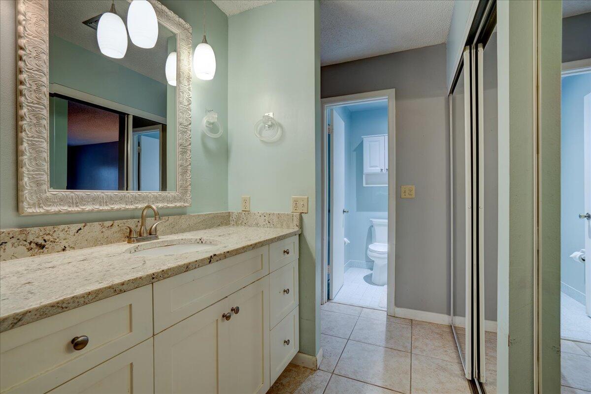 5255 Minto Road Boynton Beach, FL 33472 - Photo 25 of 47 24 Primary Bath