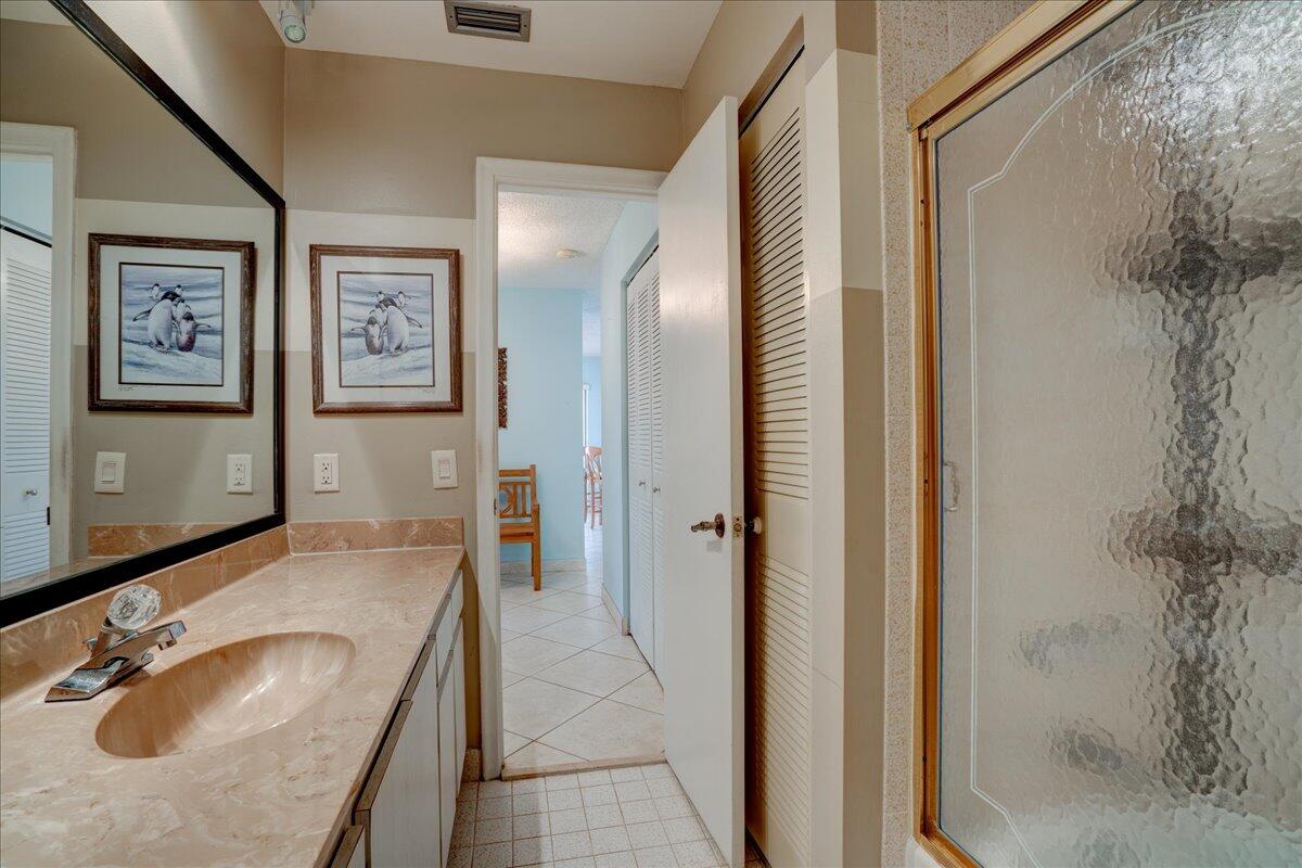 5255 Minto Road Boynton Beach, FL 33472 - Photo 30 of 47 29 Bathroom 2
