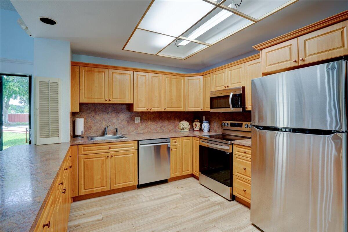 5255 Minto Road Boynton Beach, FL 33472 - Photo 46 of 47 45 Clubhouse Kitchen