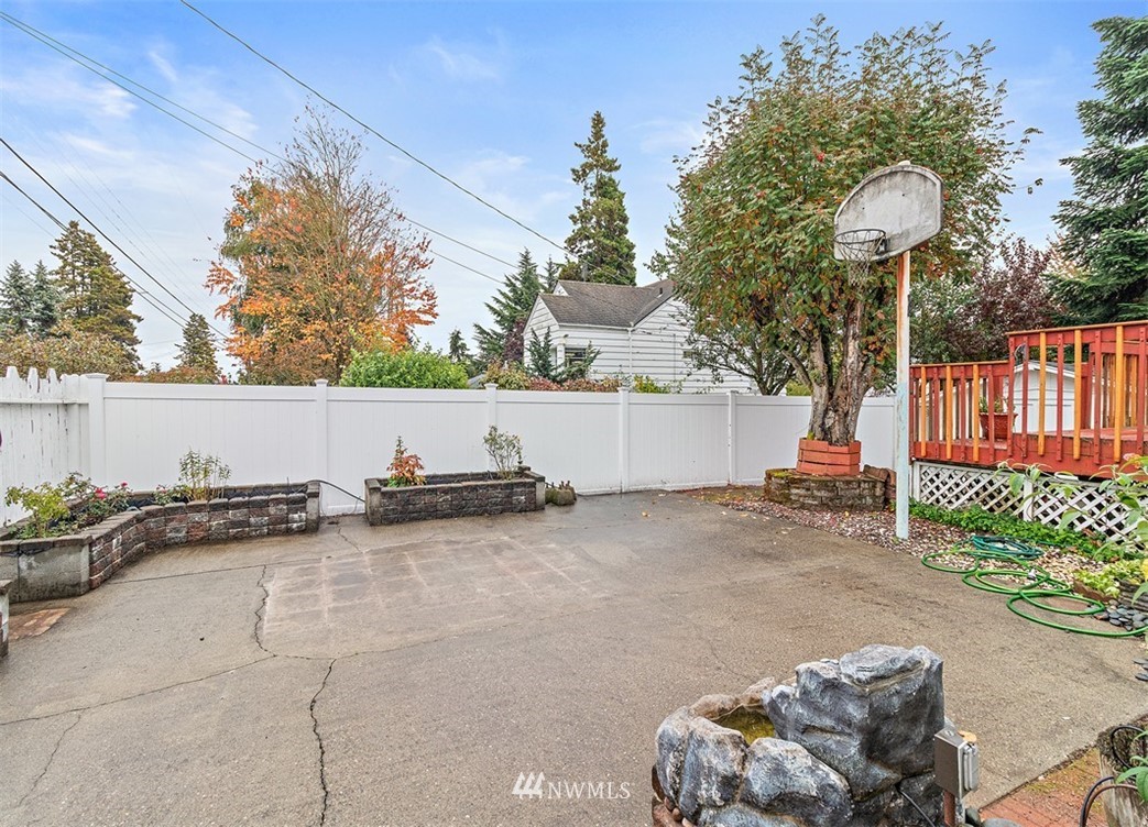 703 North 98th Street Seattle, WA 98103 - Photo 14 of 15 Gallery Image 14