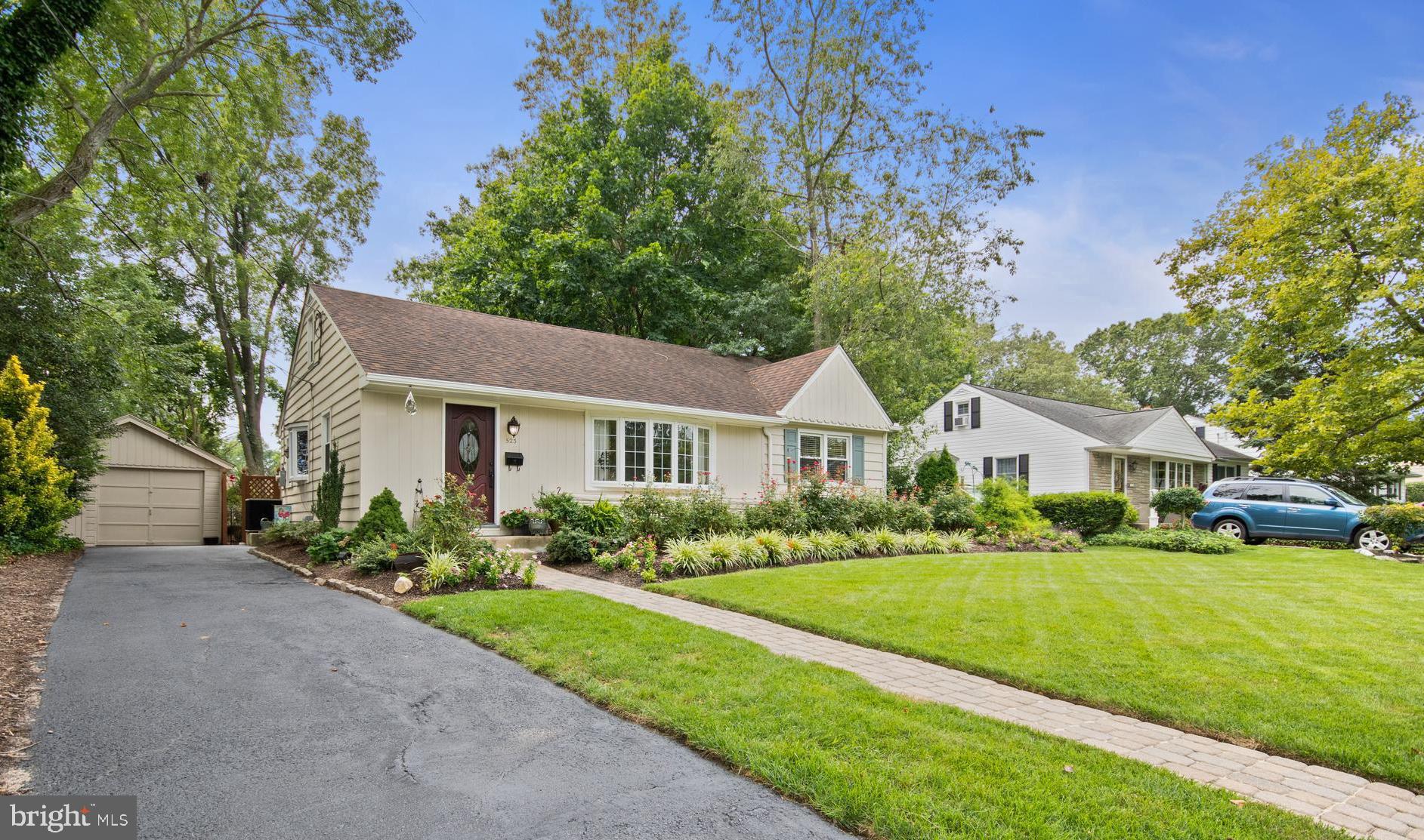 523 Wayne Avenue Pitman, NJ 08071 - Photo 2 of 32 Long Drive Way & Detached Garage