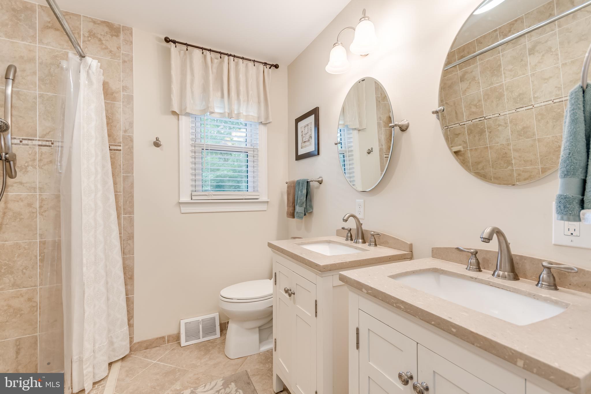 523 Wayne Avenue Pitman, NJ 08071 - Photo 24 of 32 Double Vanities