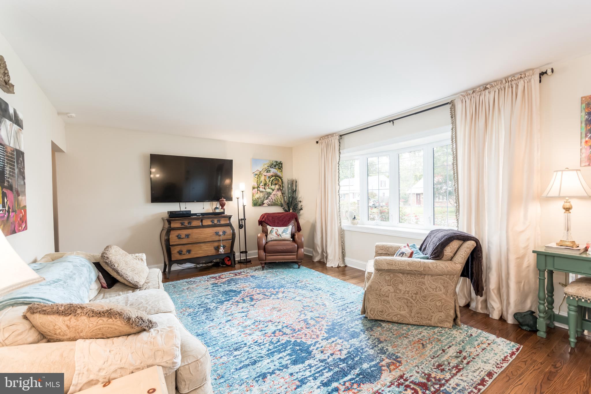 523 Wayne Avenue Pitman, NJ 08071 - Photo 5 of 32 Living Room