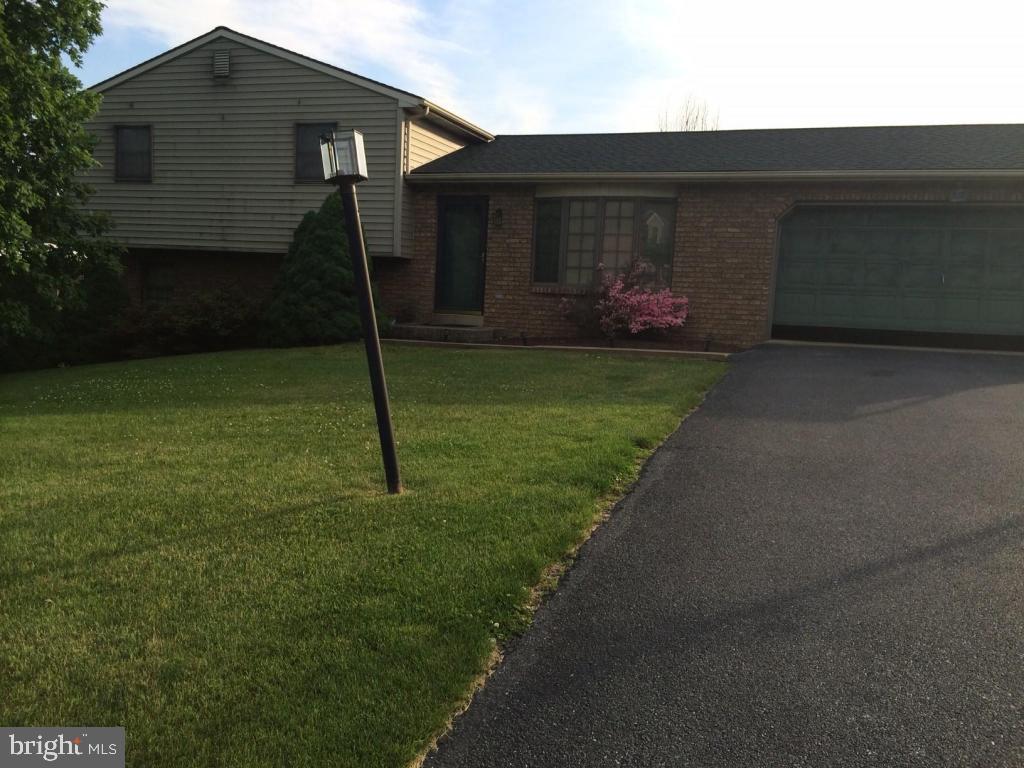 6 Hallmark Drive Lititz, PA 17543 - Photo 1 of 9