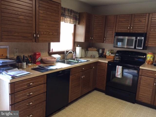 6 Hallmark Drive Lititz, PA 17543 - Photo 3 of 9