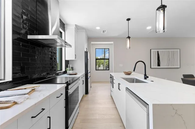 $795,000 | 2205 16th Street North, St. Petersburg, FL 33704