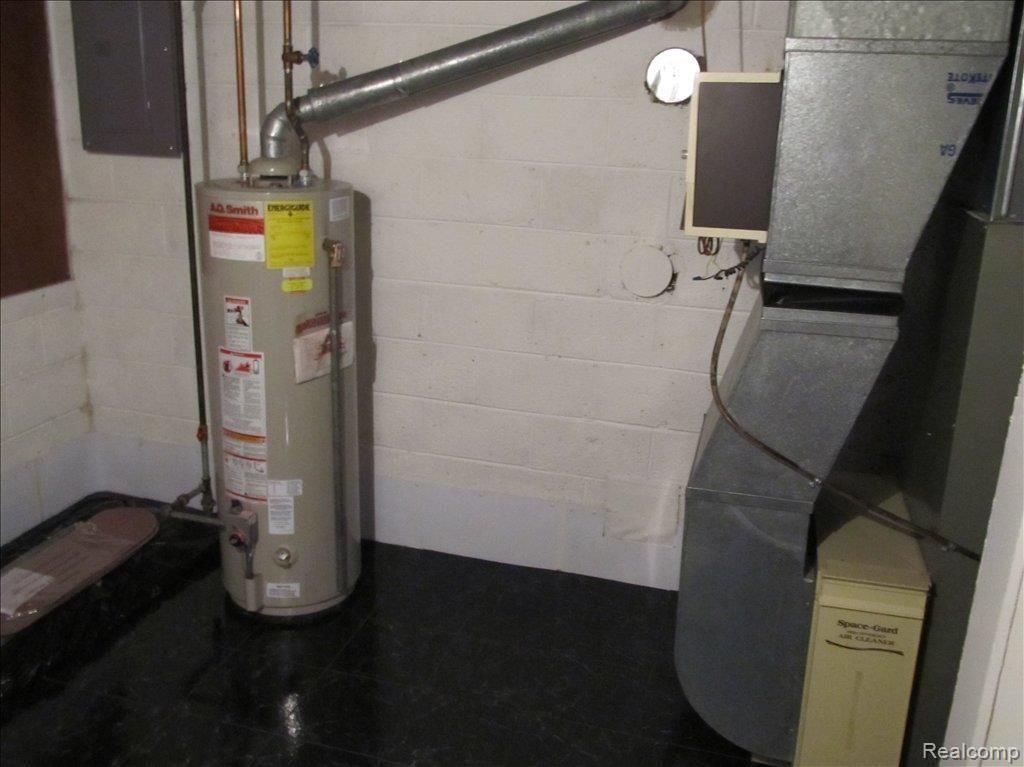 1508 South Gulley Road Dearborn Heights, MI 48125 - Photo 14 of 21 IMG_0272