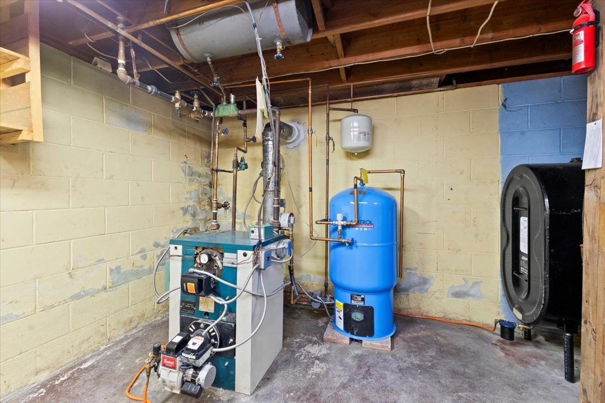 313 Beech Street Bennington, VT 05201 - Photo 16 of 40