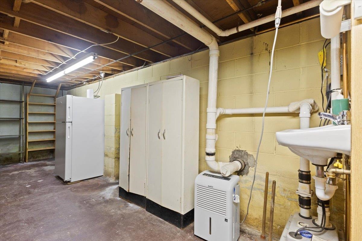 313 Beech Street Bennington, VT 05201 - Photo 18 of 40