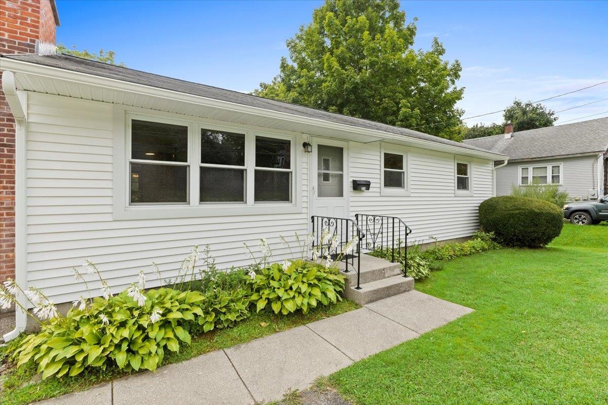 313 Beech Street Bennington, VT 05201 - Photo 2 of 40