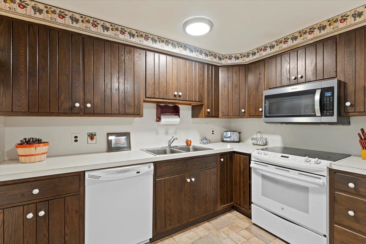 313 Beech Street Bennington, VT 05201 - Photo 37 of 40