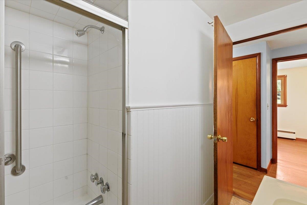 313 Beech Street Bennington, VT 05201 - Photo 7 of 40