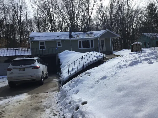 $255,000 | 286 108th Avenue, Plainwell, MI 49080