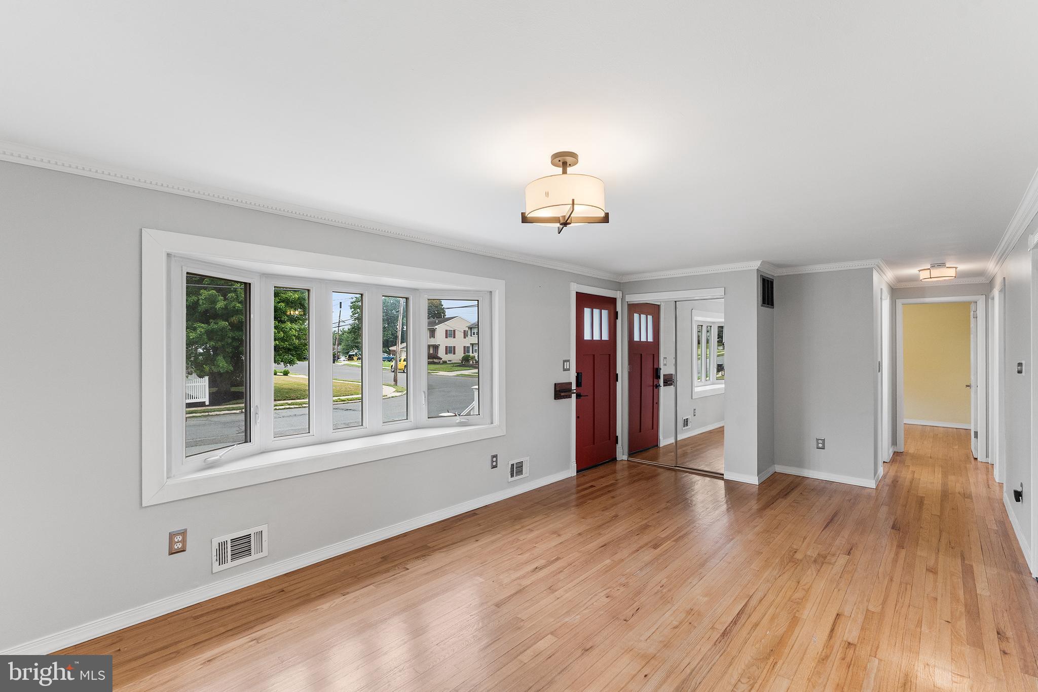 19 Ashwood Road Hamilton, NJ 08610 - Photo 4 of 30