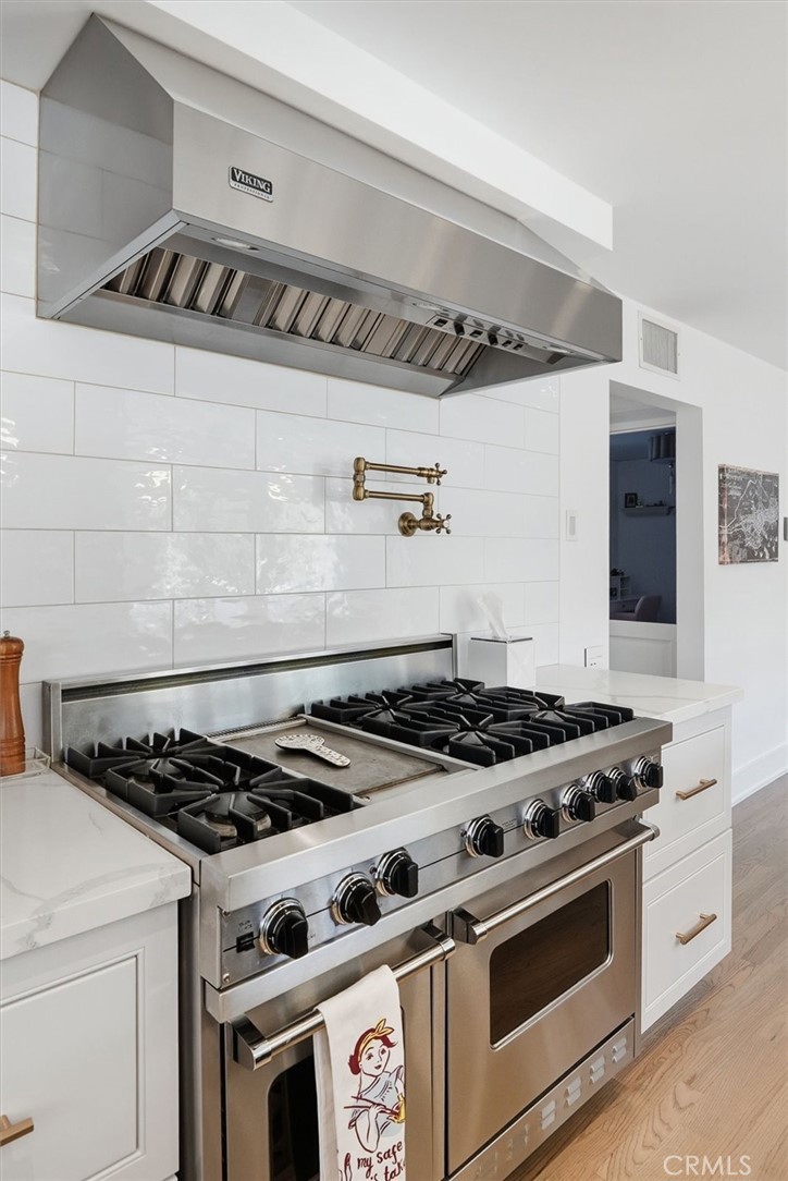 28933 Wagon Road Agoura Hills, CA 91301 - Photo 24 of 59 Kitchen