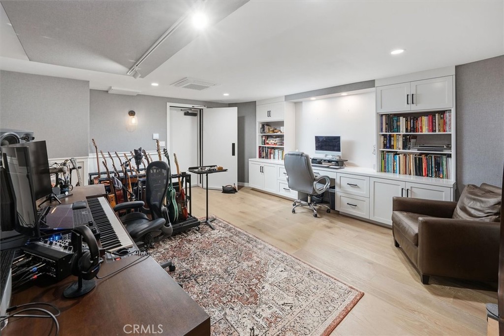 28933 Wagon Road Agoura Hills, CA 91301 - Photo 49 of 73 a view of a room with gym equipment