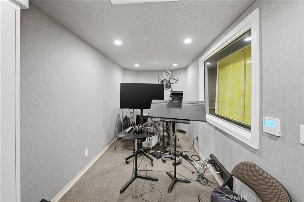 28933 Wagon Road Agoura Hills, CA 91301 - Photo 50 of 73