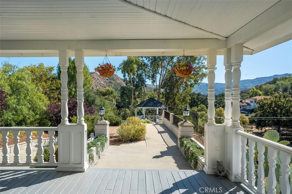 28933 Wagon Road Agoura Hills, CA 91301 - Photo 6 of 73