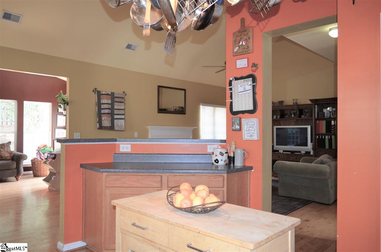 226 Highgate Circle Greer, SC 29650 - Photo 7 of 34 Gallery Image 7