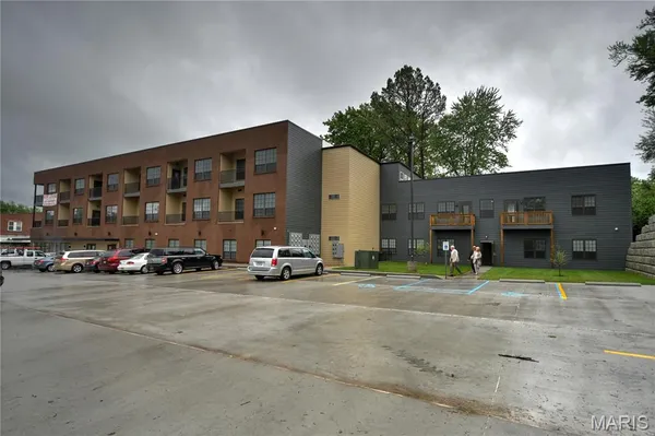 $1,200 | 257 South Florissant Road, Unit 214, Ferguson, MO 63135
