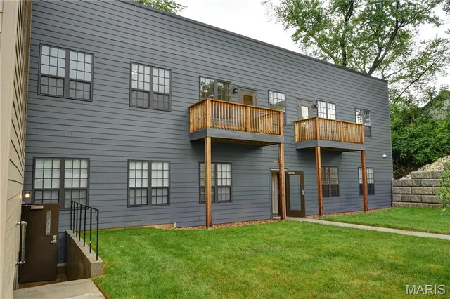 $1,300 | 257 South Florissant Road, Unit 214, Ferguson, MO 63135