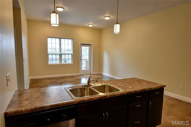 $1,300 | 257 South Florissant Road, Unit 214, Ferguson, MO 63135