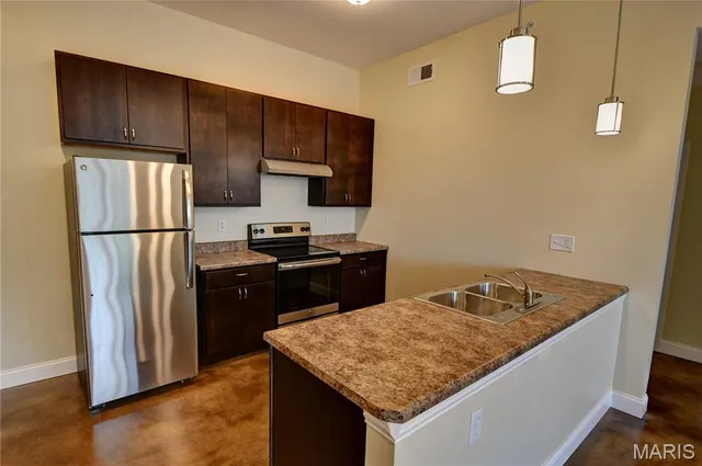 $1,300 | 257 South Florissant Road, Unit 214, Ferguson, MO 63135