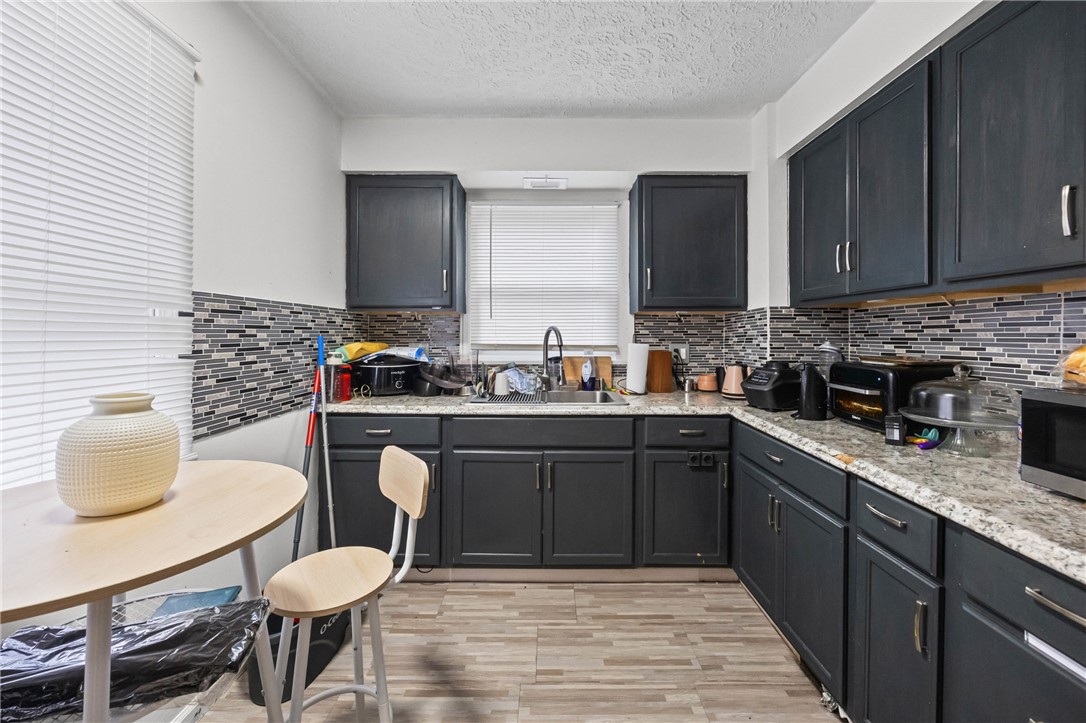 639 Emerson Street Rochester, NY 14613 - Photo 9 of 26 Gallery Image 9