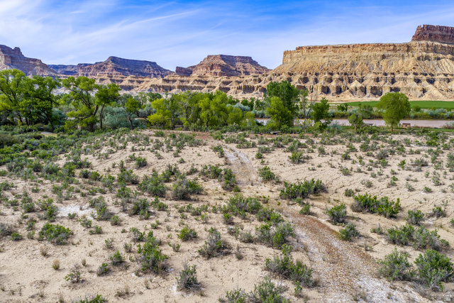 4915 Hastings Road Green River, UT 84525 - Photo 11 of 38