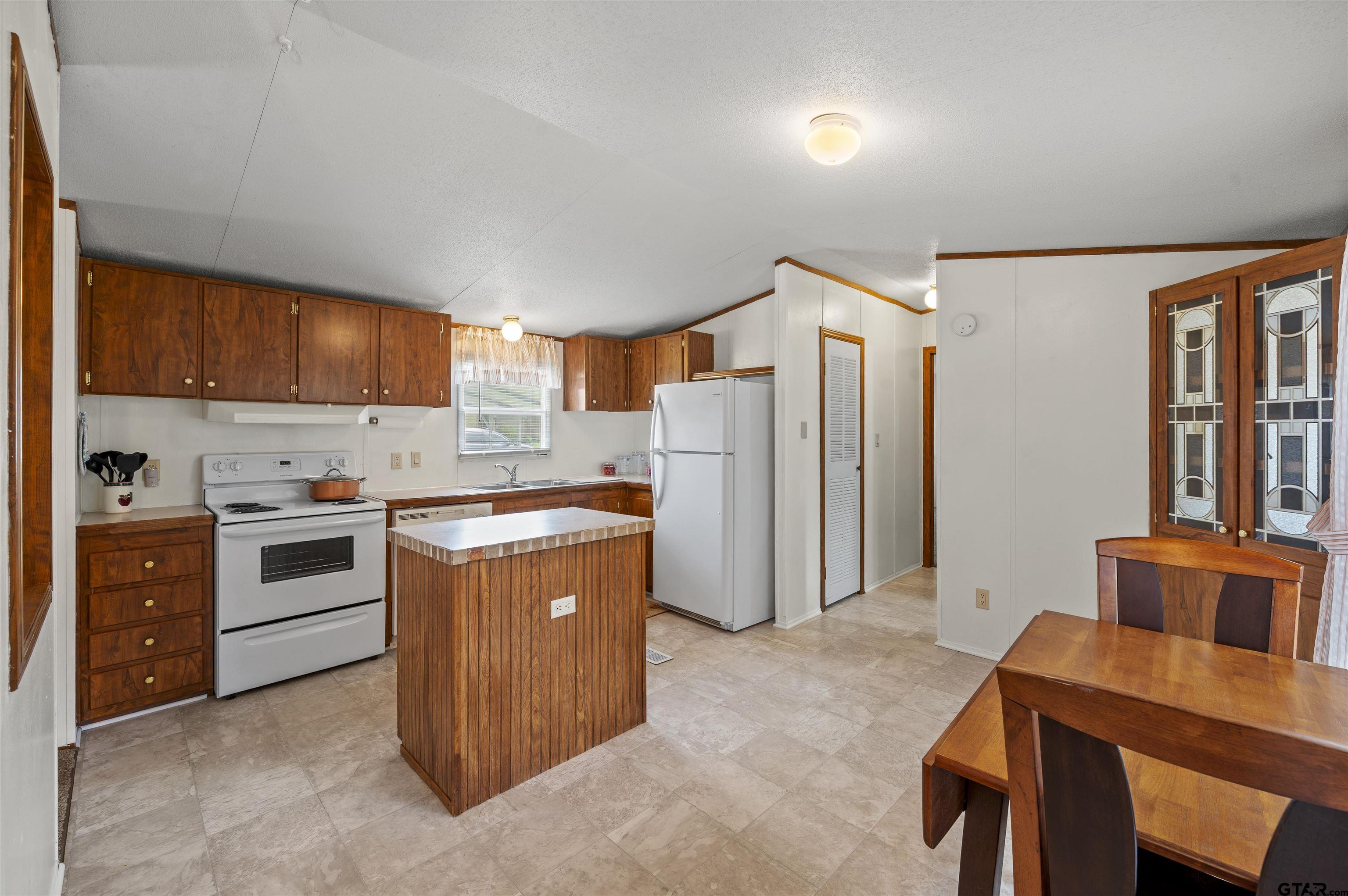 245 Seminole Quitman, TX 75783 - Photo 6 of 15