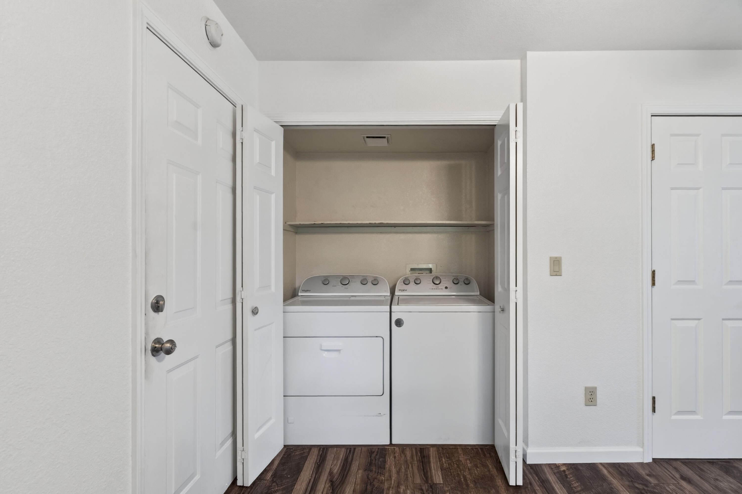 200 Ridgetop Drive, Unit 22 Redding, CA 96003 - Photo 15 of 29 Laundry