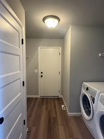 $3,080 | 2167 Autumn Lake, Madison, WI 53718