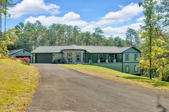 $1,200,000 | 2160 Ranch Road, Dandridge, TN 37725