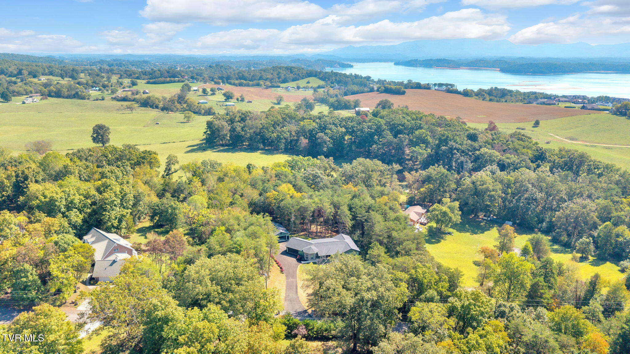 2160 Ranch Road Dandridge, TN 37725 - Photo 69 of 77 55-web-or-mls-DJI_20251002115126_0901_D