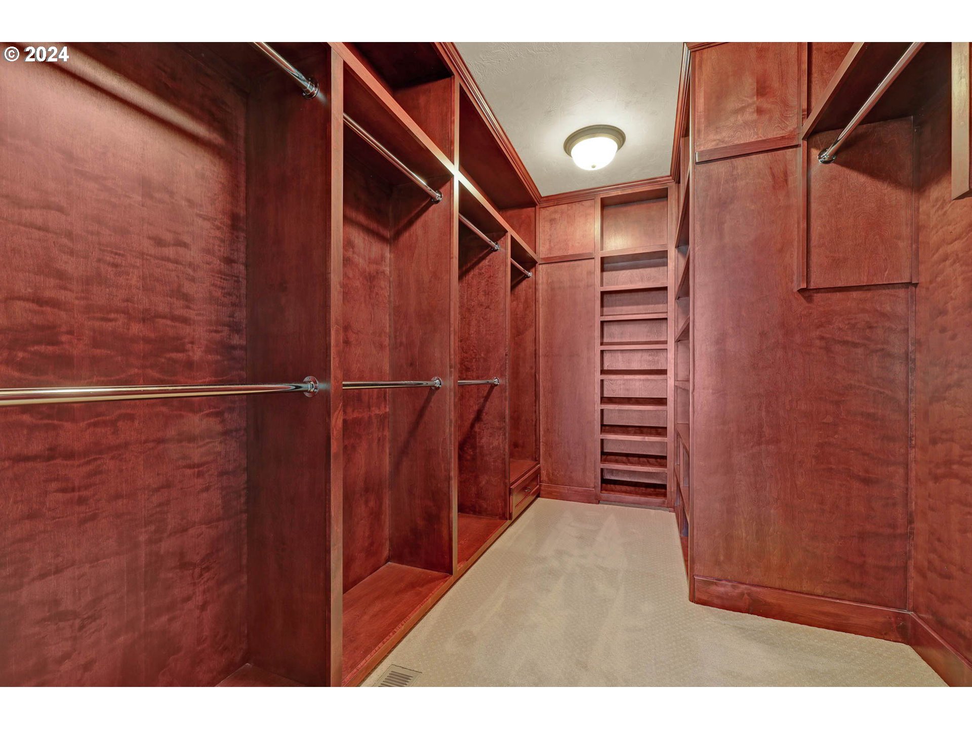 3469 River Pointe Drive Eugene, OR 97408 - Photo 23 of 48 a view of walk in closet