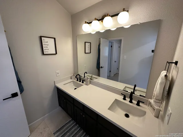 $2,300 | 1722 Encino Spring, San Antonio, TX 78259