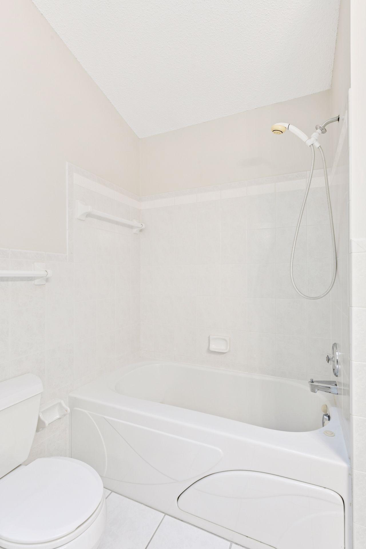 204 Central Avenue South Wayzata, MN 55391 - Photo 16 of 34