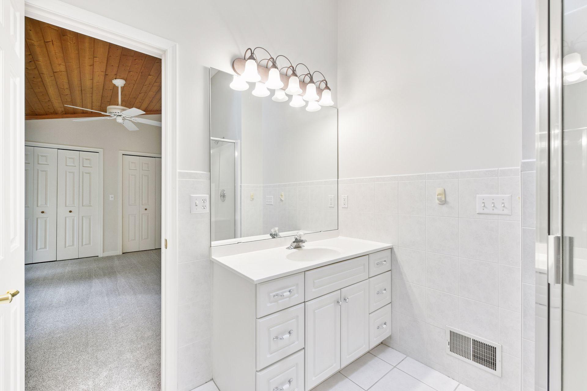 204 Central Avenue South Wayzata, MN 55391 - Photo 17 of 34