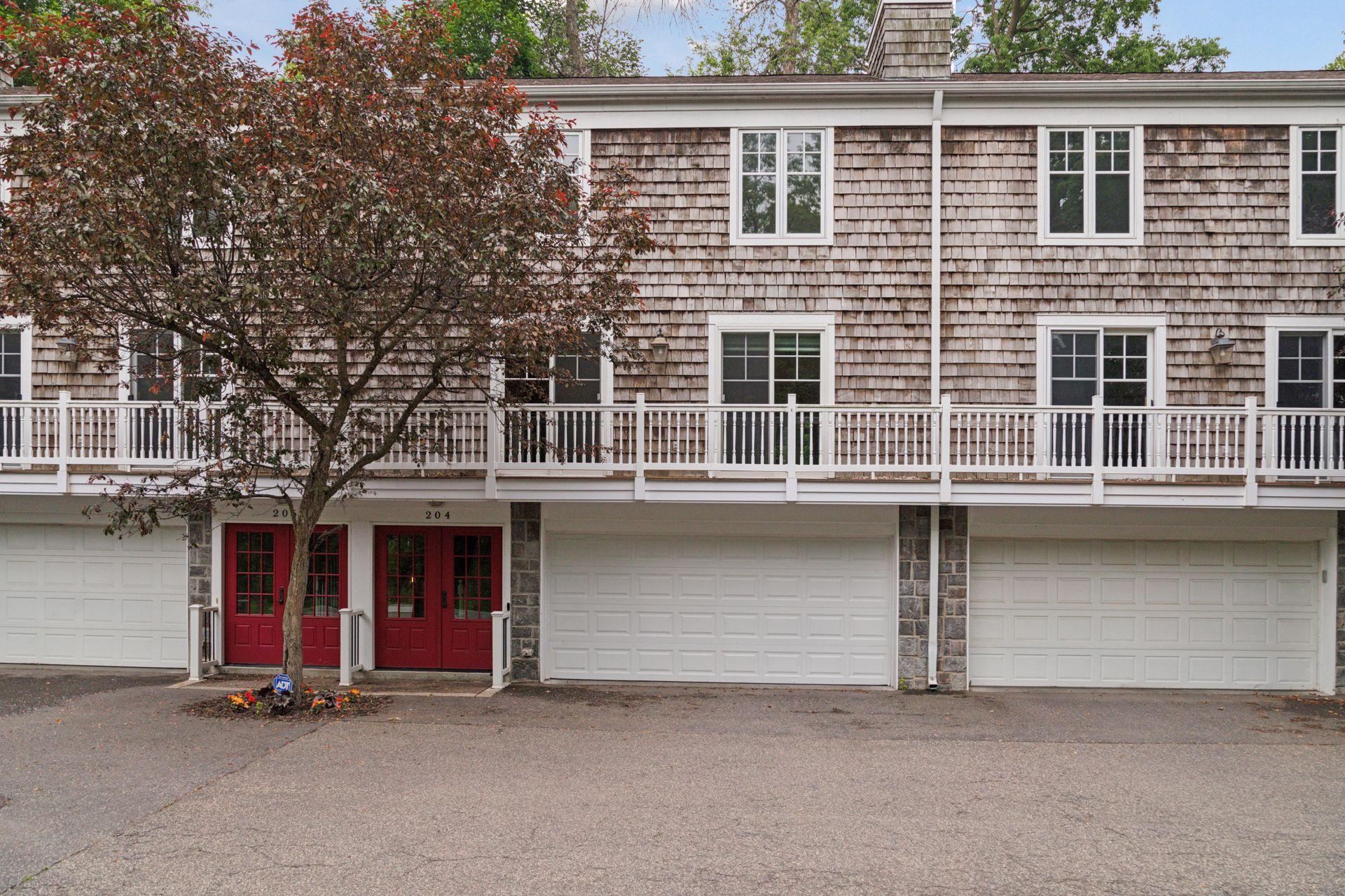 204 Central Avenue South Wayzata, MN 55391 - Photo 28 of 34