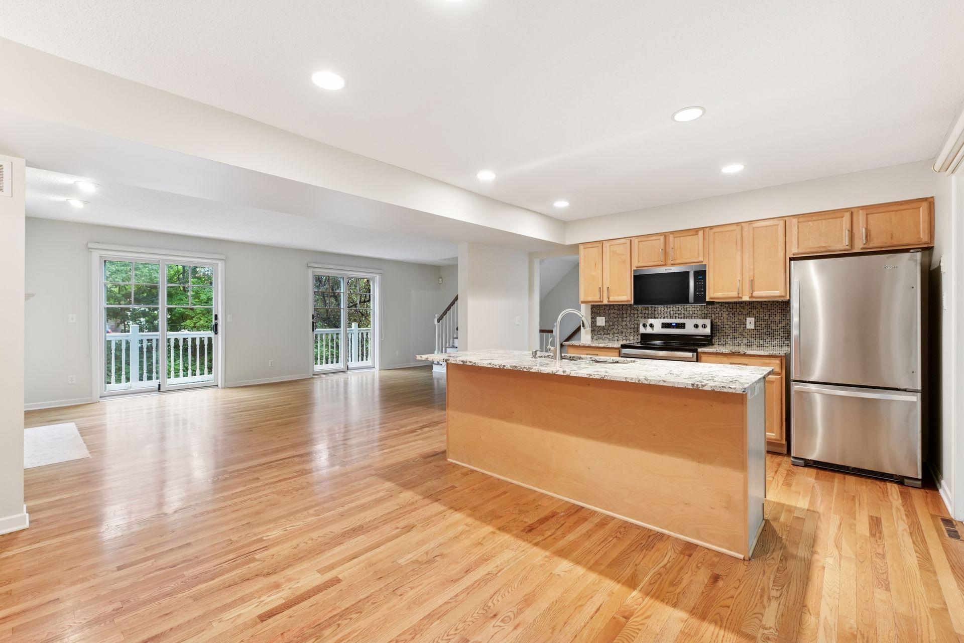 204 Central Avenue South Wayzata, MN 55391 - Photo 10 of 34