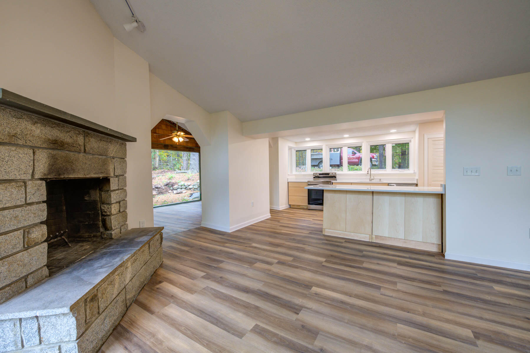 65 Park Road Windham, ME 04062 - Photo 9 of 31 pic-9