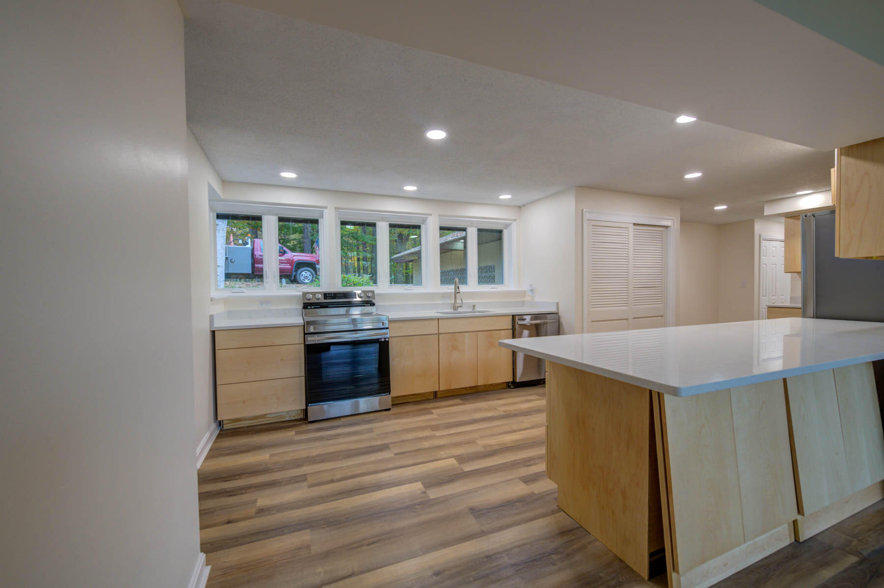 65 Park Road Windham, ME 04062 - Photo 10 of 31 pic-10