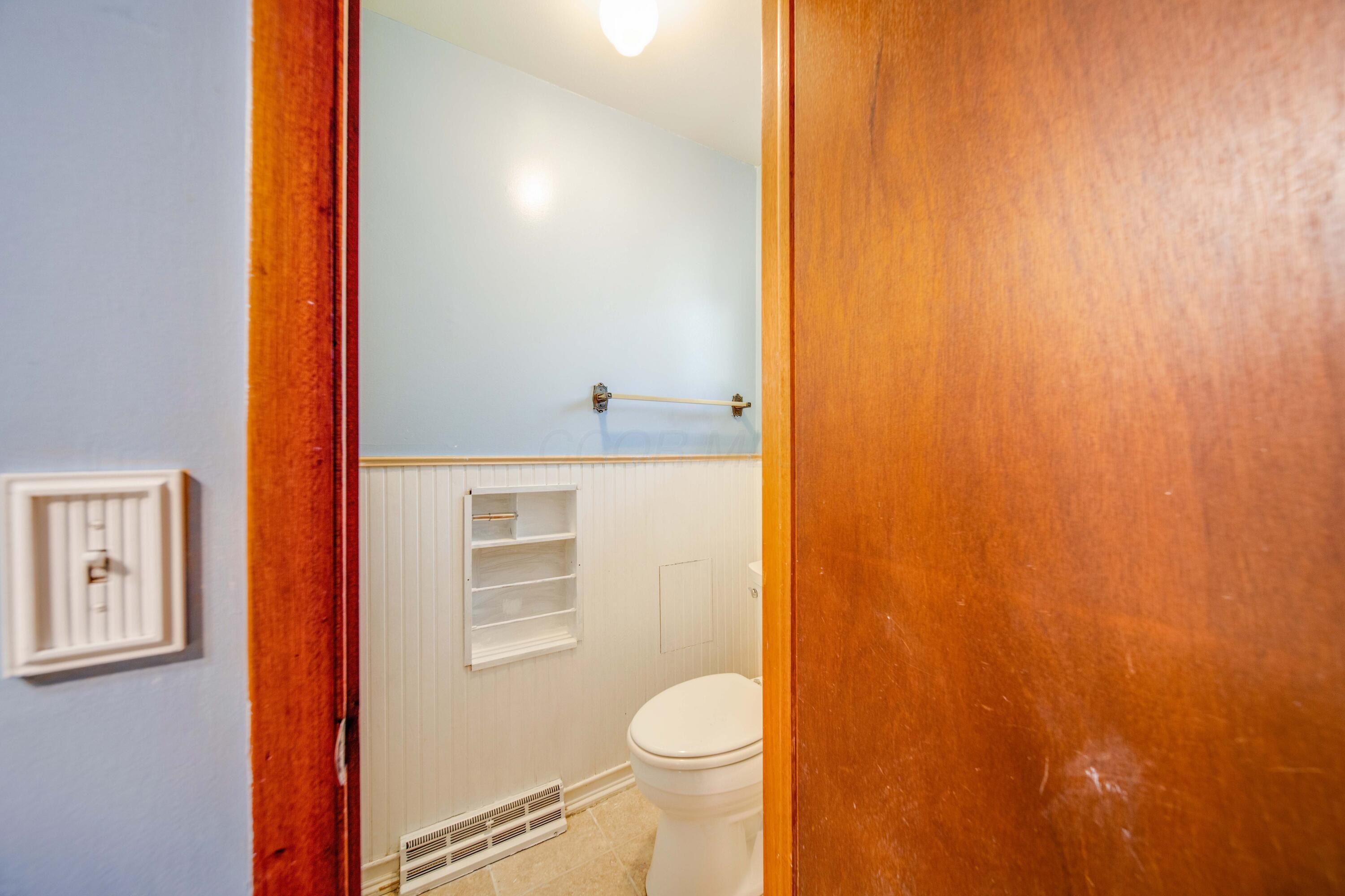 5546 Redwood Road Columbus, OH 43229 - Photo 34 of 66 34-print-A7400053_4_5