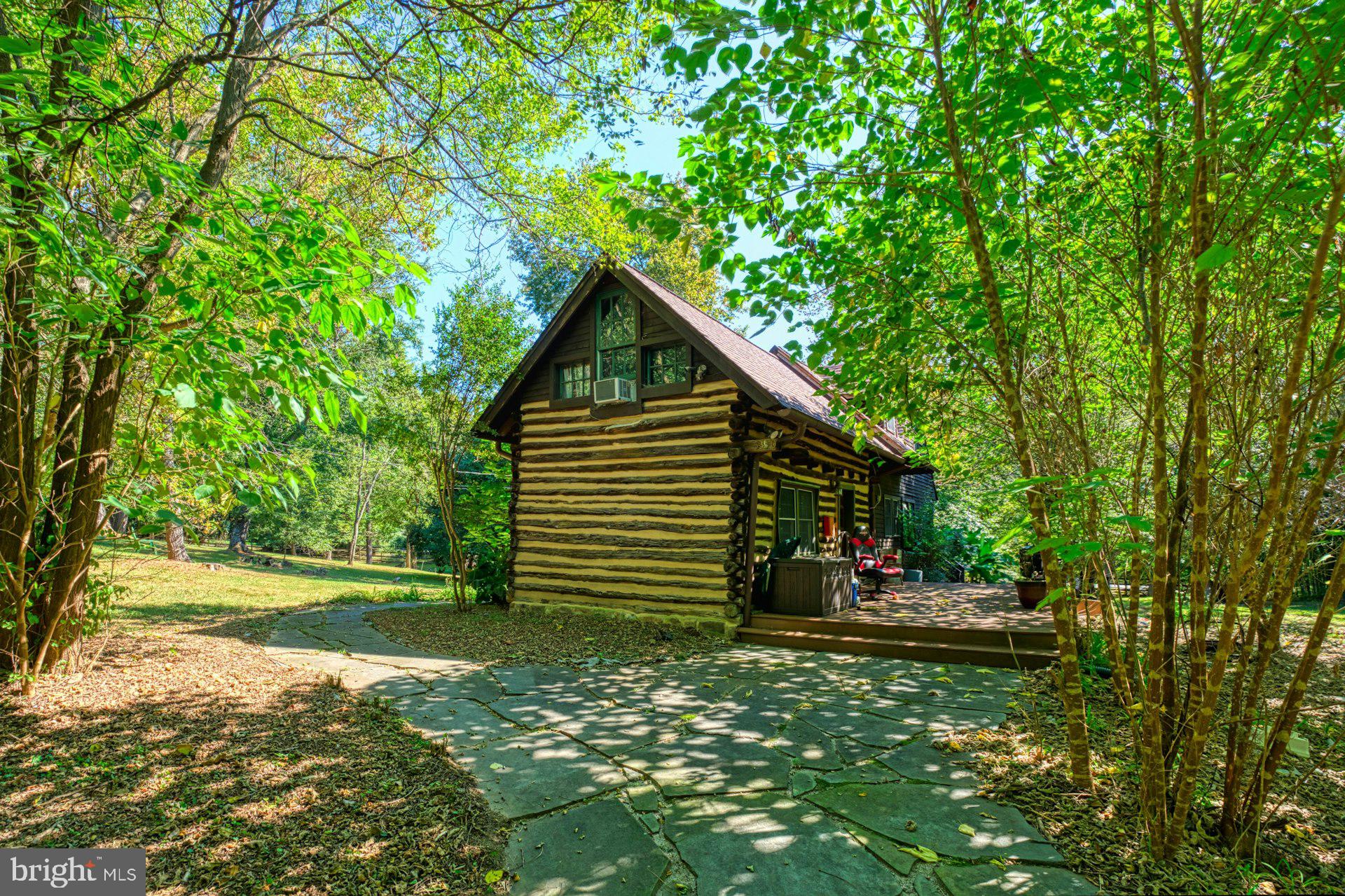 5250 Winfield Road Fairfax, VA 22030 - Photo 23 of 57 a view of a house with backyard